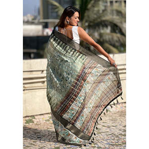 Sari en soie Chanderi froissée Elite Weaves avec bordure jacquard tissée Zari et motifs floraux, idéal pour les fêtes indiennes et pakistanaises estivales. - Product Image 4