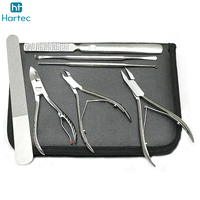 Nuevo y Moderno Juego de 7 Herramientas de Podología con Cortaúñas de Acero Inoxidable de Grado Médico para el Cuidado de los Pies, Incluye Estuche de Cuero