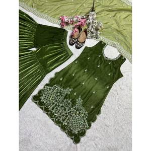Hermoso Traje Sharara y Dupatta para Mujer con Moti Handwork para Fiestas - Product Image 4