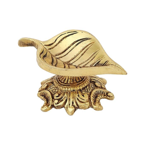 Handcrafted Brass Leaf Diya <b>Oil</b> <b>Lamp</b> Decorative Brass Leaf Shaped <b>Oil</b> Holder Traditional Tabletop Candle Light Home Decor - Product Image 4