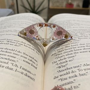 Minimalist Resin Thumb <b>Book</b> <b>Page</b> Holder | Easy One Hand Reading Accessory - Product Image 2