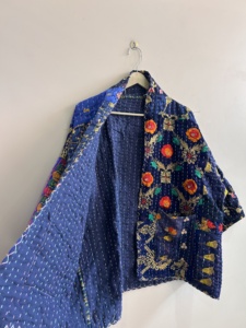 Veste courte en patchwork Kantha faite à la main pour femmes, manteau bohème vintage, veste matelassée - Product Image 5