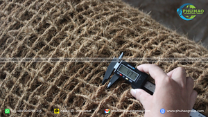 Filet en fibre de coco biodégradable pour des solutions durables et la croissance de la végétation dans les applications de lutte contre l'érosion - Product Image 2