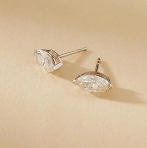Pendientes de Oro Blanco de 14K con Diamantes de Laboratorio Marquise de 1.50 Quilates - Product Image 1