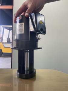 Pompe de refroidissement à circulation d'huile liquide à basse pression et contrôle de température pour tour CNC 1/8HP 120mm Yu Hseng YH-8120 - Product Image 5