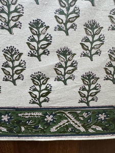 Mantel Floral Evergreen Grace, cubierta de mesa de algodón con estampado de bloque de mano indio para comedor, boda, cocina - Product Image 5