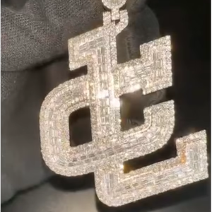 Pendentif Lettre Personnalisé Haut de Gamme en Argent 925 Style Hip Hop pour Homme, Sertie de Diamants Baguette et Moissanite VVS - Product Image 1