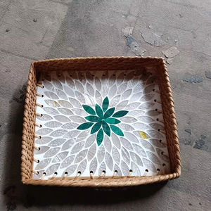 Plateau de service de luxe en rotin nacre fait à la main avec design personnalisable pour les célébrations de Diwali et du Ramadan à la maison et à l'hôtel - Product Image 1