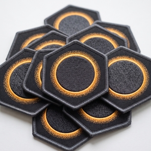Emblema Personalizado Ovalado de Sol Nascente, Beige con Borde Naranja Óxido, Termoadhesivo y Cosido, para Prendas, Pedido al por Mayor - Product Image 5