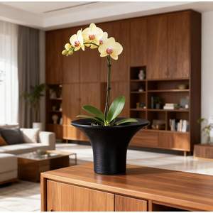 Jardinière en métal Luxe Bloom, pot décoratif à feuilles royales, jardinière de jardin impériale, pot en métal Majestic Grow, jardinière verte opulente - Product Image 2