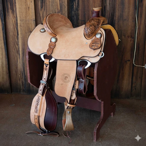 Selle western en cuir avec décorations florales, siège artisanal pour l'équitation, les travaux à la ferme et les balades à cheval, avec étriers. - Product Image 3