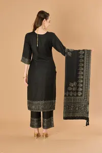 Tela Viscosa Premium Sin Coser Safaa Zardozi para Vestidos de Invierno para Mujer - Traje Salwar Kameez Jacquard de 3 Piezas - Product Image 6