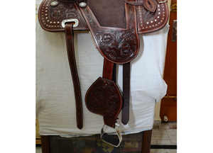 Sillín de caballo tipo Western de cuero ligero marrón oscuro, sin arco, cómodo, duradero, con diseño floral grabado a mano, de 10 a 18 pulgadas - Product Image 2