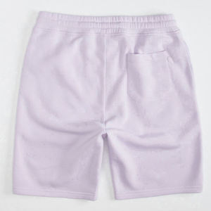 Cómodos pantalones cortos de felpa francesa con costuras de primera calidad, tela transpirable y silueta relajada para looks informales y deportivos. - Product Image 4