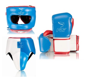 Ensemble de sparring professionnel Fly MMA en cuir de vachette véritable avec sangle réglable, comprenant des gants de boxe, un protège-tête et un protège-guêtres - Product Image 1