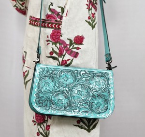 Bolso de Hombro de Cuero Genuino Azul Cielo para Mujer, Estilo Bohemio con Diseño Floral, Correa Única, para Uso Diario, Novedad 2026 - Product Image 2
