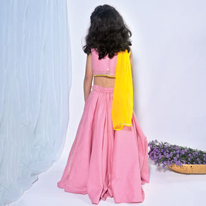 Conjunto de Lehenga Choli de Alta Calidad para Niñas de 1 a 9 Años, Vestido Étnico Bordado de Fantasía, Disponible a Precio de Mayoreo - Product Image 5