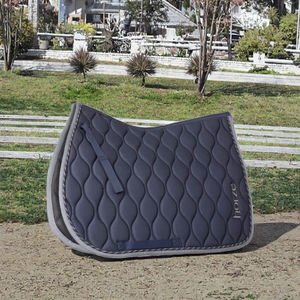 Juego de Equitación de Alta Calidad, Color Verde Cazador, con Almohadillas de Seda para Silla de Montar con Forro de Malla, Vendas para Caballos, Gorro para Orejas con Relleno de Poliéster - Product Image 3