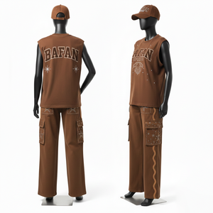 ชุดเซ็ตเสื้อยืดและกางเกงจ็อกเกอร์ผ้าฝ้ายผสมโพลีฟลีซคุณภาพสูง 230 GSM สีกรมท่าเข้ม พิมพ์ลายพร้อมสกรีนโลโก้ตามสั่งสำหรับผู้หญิง - Product Image 1