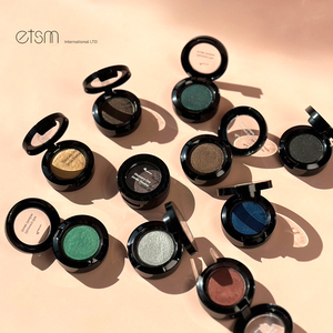 Sombra de ojos de un trazo de mayor cobertura para una aplicación rápida y fácil - Product Image 4