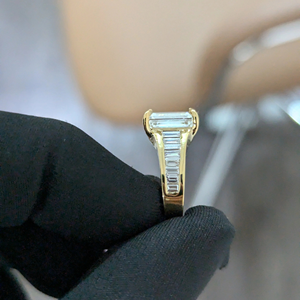 Bague de fiançailles et de mariage en or jaune 14 carats avec diamant de laboratoire taille émeraude 3,50 carats, cadeau de fête, bijoux - Product Image 3