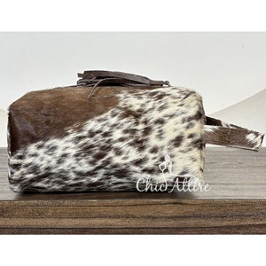 Neceser y estuche de cosméticos de piel de vaca, neceser de viaje personalizado para hombres y mujeres, neceser de lujo con borlas de cuero genuino con cierre de cremallera - Product Image 1