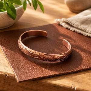 Ensemble de bracelets en cuivre moderne, forme irrégulière rustique, bijoux 100% faits à la main pour toutes les saisons - Product Image 6