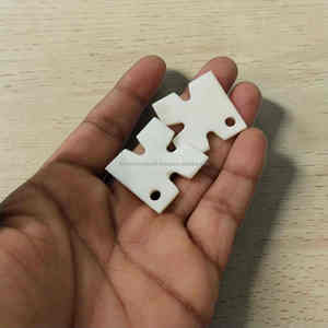 Pièces de puzzle en céramique faites à la main, forme géométrique, objet décoratif artisanal, couleur blanche, au meilleur prix - Product Image 5
