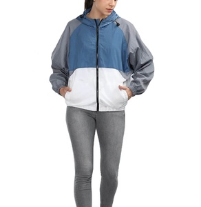 Chaqueta Impermeable con Capucha para Mujer, Venta al por Mayor, Chaqueta Cortavientos Personalizada Resistente al Agua, Chaqueta para Lluvia - Product Image 1