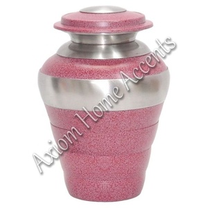 Elegante urna de cremación de aluminio hecha a mano con intrincados grabados, urna de tributo de Axiom Home Accents - Product Image 1