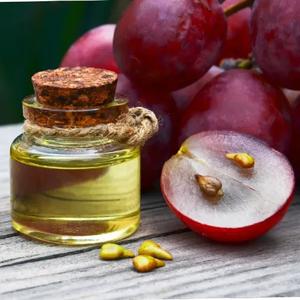 Huile de pépins de raisin en vrac - Huile de pépins de raisin 100% pure, naturelle, biologique, pressée à froid pour les soins du corps, de la peau et des cheveux - Product Image 1