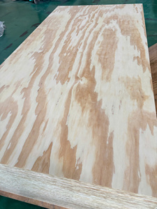 Contrachapado de Pino Recubierto Grado AA 9/12/15/18mm con Núcleo de Goma de Larga Duración, Bajo Precio, para Encofrados de Sala de Estar, Proveedor Vietnamita E0 - Product Image 2