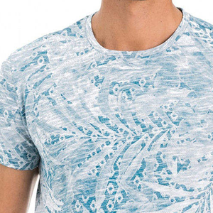 เสื้อยืดคอกลมแขนสั้นผู้ชาย ลายพิมพ์ทรอปิคอลสีน้ำเงิน ทรงปกติ ผ้าเจอร์ซีย์คอตตอน ระบายอากาศได้ดี - Product Image 4