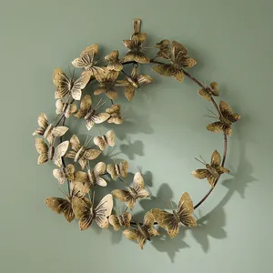 Elegante Corona de Mariposas de Metal Dorado, Impresionante Escultura de Pared Hecha a Mano, Marco Redondo Decorativo, Perfecto para Adornos Modernos del Hogar - Product Image 4