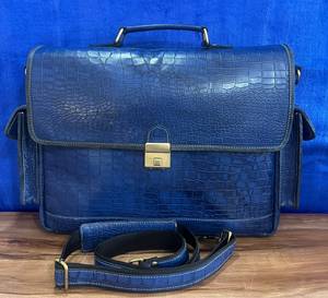 Sac messager vintage en cuir de luxe, grande capacité, fermeture éclair, logo embossé, motif alligator, toutes saisons, pour hommes d'affaires - Product Image 1