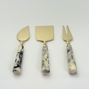 ชุดอุปกรณ์ตัดเค้กแต่งงานสแตนเลส พร้อมที่ปาดเนย มีดตัดชีส ด้ามเรซิ่น ชุดอุปกรณ์ตัดชีส - Product Image 4