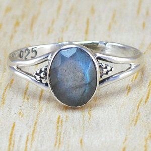 Bague ovale facettée en labradorite en argent sterling 925 sur mesure, OEM ODM, marque privée, vente en gros - Product Image 1