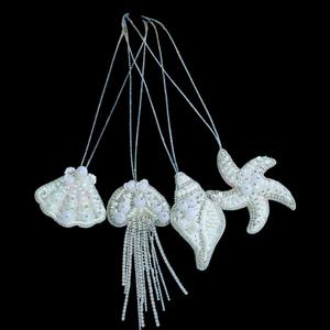 Juego de Adornos Colgantes de Perlas Blancas de Lujo – Adornos de Estrellas de Mar, Medusas y Conchas Marinas con Cuentas para Bodas, Navidad y Decoración del Hogar - Product Image 2