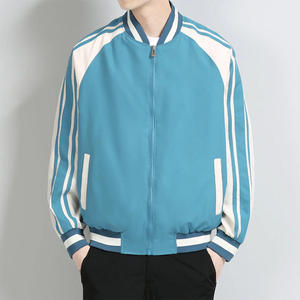 เสื้อแจ็คเก็ตบอมเบอร์ผู้ชายลายทางสีตัดต่อ แขนเสื้อแบบแร็กแลน ซับในตาข่าย ซิปหน้า สไตล์เบสบอลลำลอง ขายส่ง OEM MOQ - Product Image 5