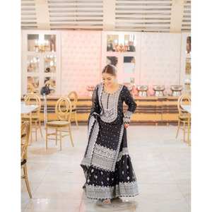 Conjunto de traje de fiesta negro para mujer de diseñador RTC con hilo y trabajo de secuencia Ropa de noche elegante Talla M - Product Image 3