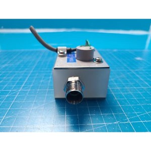Sensor de Flujo de Líquido TOKYO KEISO ES06-27124-1, Usado, Piezas de Equipos Semiconductores Legacy - Product Image 1