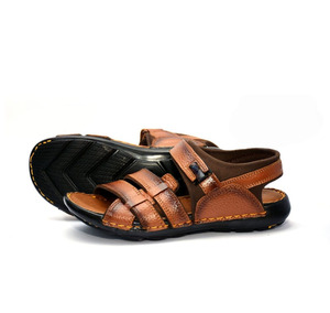 รองเท้าแตะหนังผู้ชายทันสมัย ทนทาน เหมาะสำหรับกิจกรรมกลางแจ้ง สายรัดแบบตีนตุ๊กแก เหมาะสำหรับการเดินทาง พักผ่อน ขายส่ง รับผลิตตามแบบ OEM พร้อมสกรีนโลโก้ พื้น PU รุ่น 2026 - Product Image 6