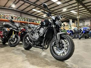 มอเตอร์ไซค์รุ่น 2026 CB1000R 1000 ซีซี รุ่น Black Edition สำหรับผู้ใหญ่ พร้อมระบบ EFI, ABS, Quick Shifter ระดับพรีเมียม แบบ Naked Sport ผลิตในสหรัฐอเมริกา - Product Image 4
