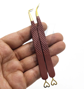 Nuevas Pinzas para Extensión de Pestañas, Color Marrón Dorado, con Forma de Corazón, Antideslizantes, Agarre Perfecto, Punta Suave, de Acero Inoxidable, en Caja - Product Image 4