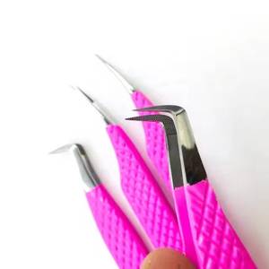 Pince à épiler de précision rose Morje Surgical en acier inoxydable à pointe lisse avec prise en main parfaite pour l'application des cils - Product Image 5