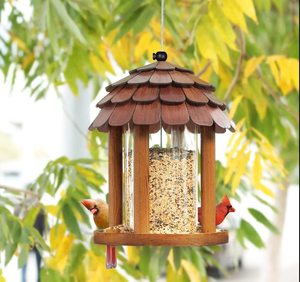 Comedero para Pájaros con Techo de Tejas de Bambú Impermeables, Capacidad para Pájaros, Madera de Cedro Sólida, Protección Contra Ardillas, Cable de Alambre Resistente a la Oxidación, Colgante para Exteriores - Product Image 6