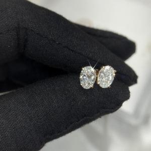 Elegantes Pendientes de Diamantes Cultivados en Laboratorio con Corte Ovalado de 4 Quilates, Chapados en Oro de 18 Quilates y Rodio, Certificados por IGI, de Primera Calidad, Modernos para Mujer, Ideales para Fiestas/Aniversarios - Product Image 1