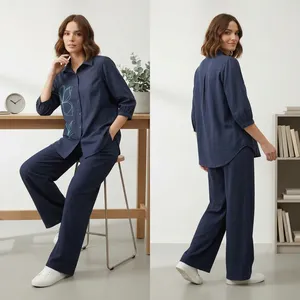 Ensemble chemise brodée bleu marine et pantalon large pour femme, haut à col et manches trois quarts, motif floral, boutons sur le devant, tenue décontractée - Product Image 3