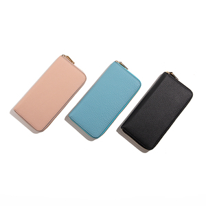 Cartera de Cuero con Cierre, Minimalista, Tipo Clutch para Mujer, Uso Diario, Textura Granulada Negra - Product Image 2