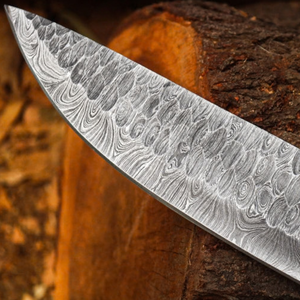 Couteau de chef à motif damas argenté avec manche en bois brun foncé, lame large et tranchante, couteau de cuisine pour la viande - Product Image 4